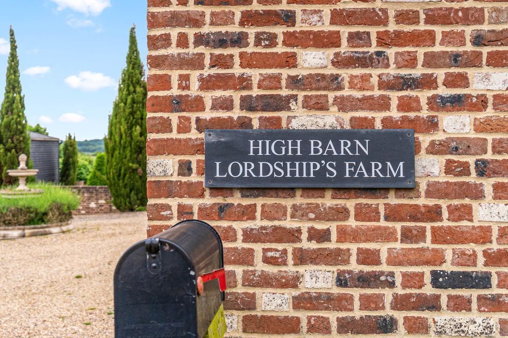 Property photo 2 of 34 High Barn 50