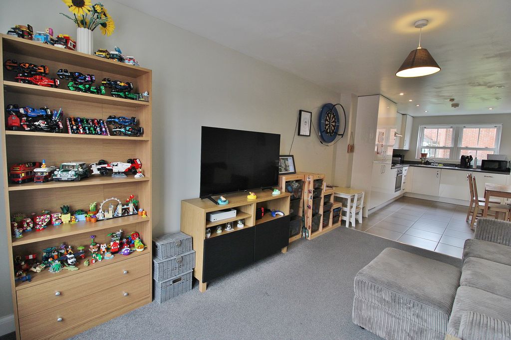 Property photo 3 of 13