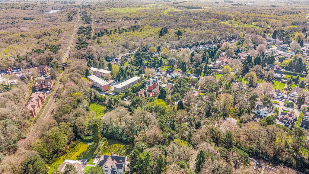 Property photo 2 of 26