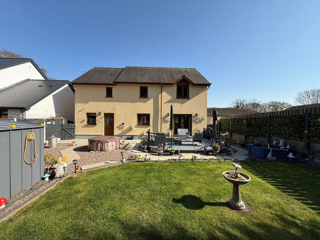 Property photo 2 of 41