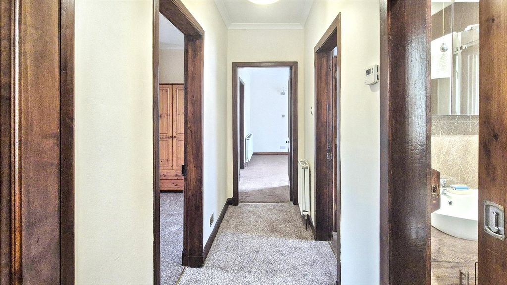 Property photo 3 of 22 Picture No. 01