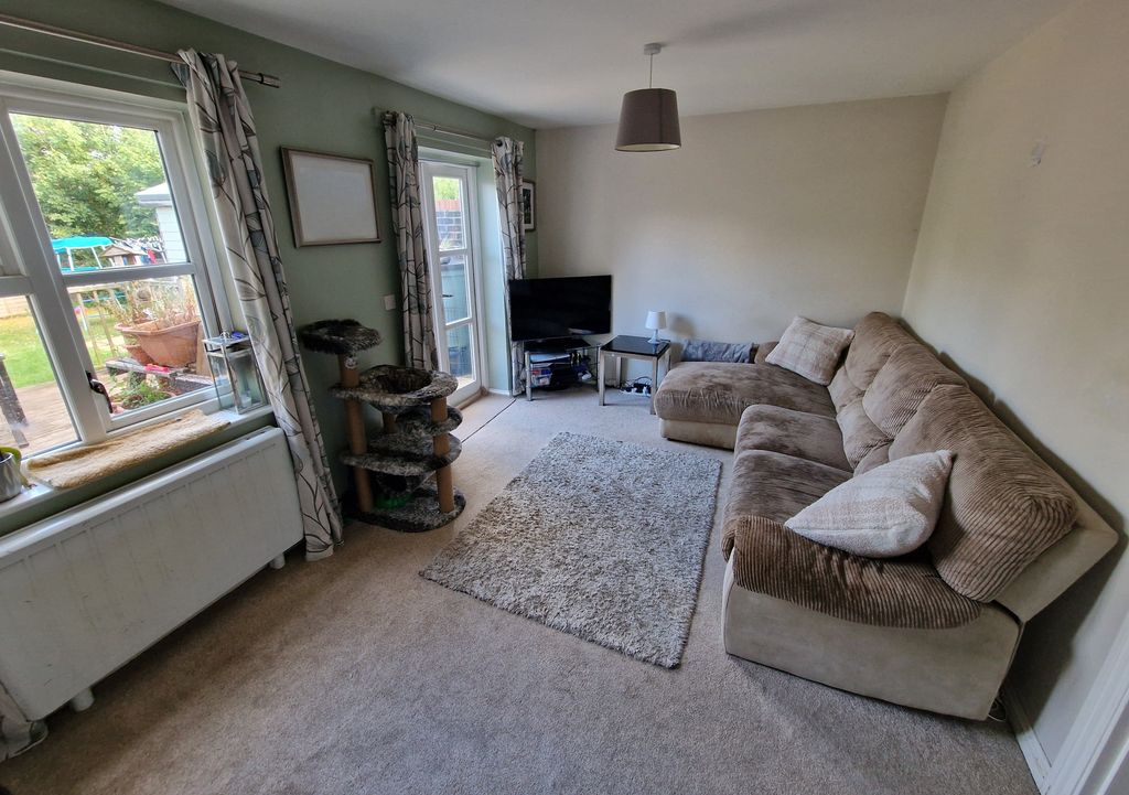 Property photo 3 of 11
