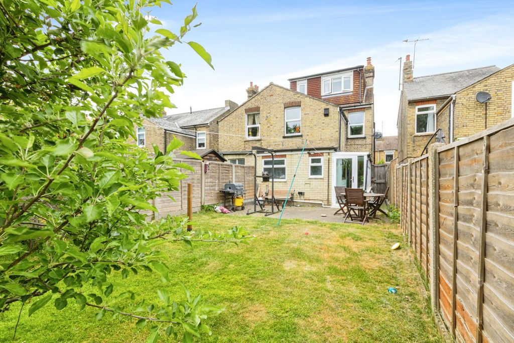 Property photo 2 of 22