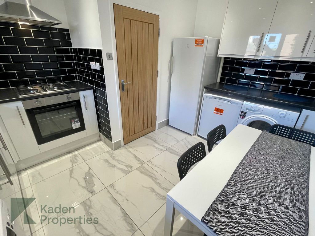 Property photo 2 of 34