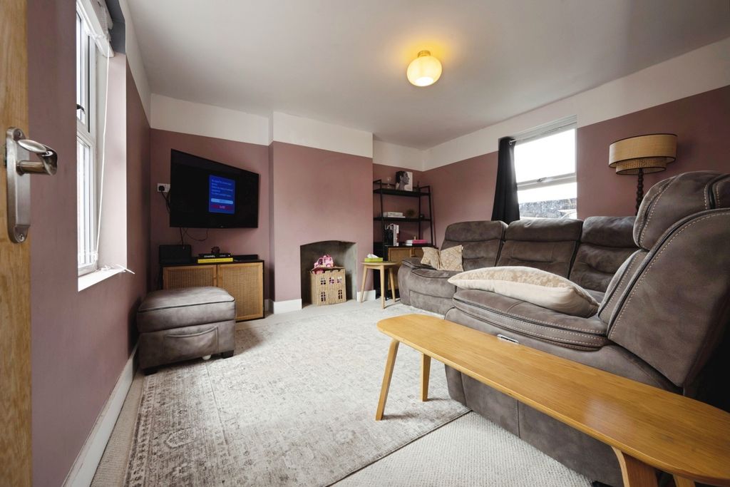 Property photo 2 of 18 Pbox-Img.Jpg