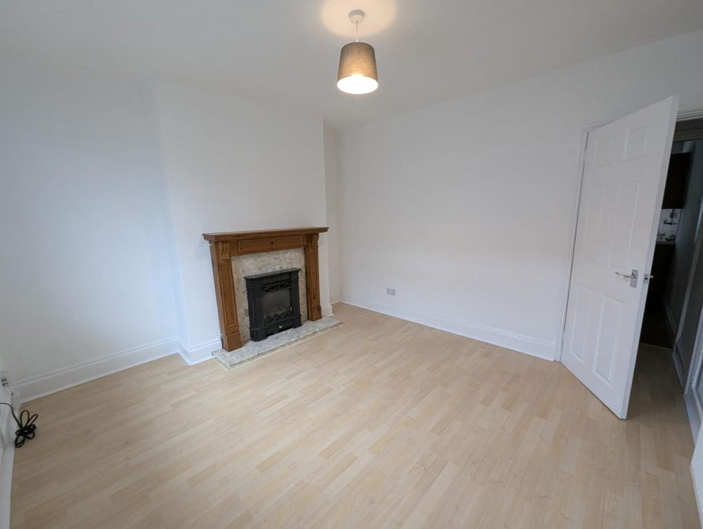 Property photo 2 of 10 Living Room