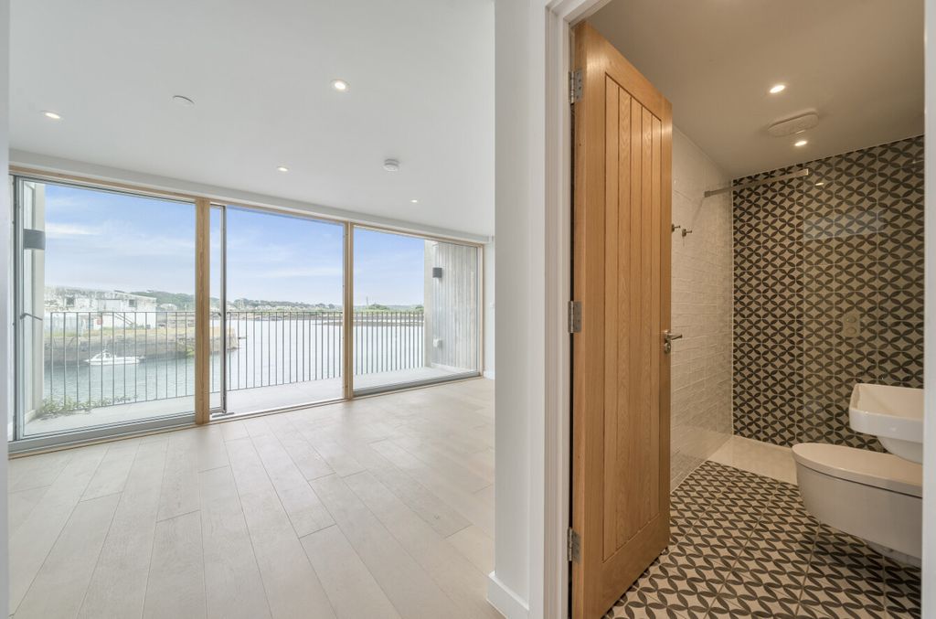 Property photo 3 of 21 1315342-7-685Ab87...