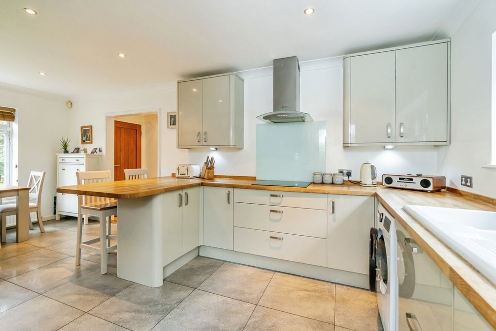 Property photo 2 of 14 Pbox-Img.Jpg
