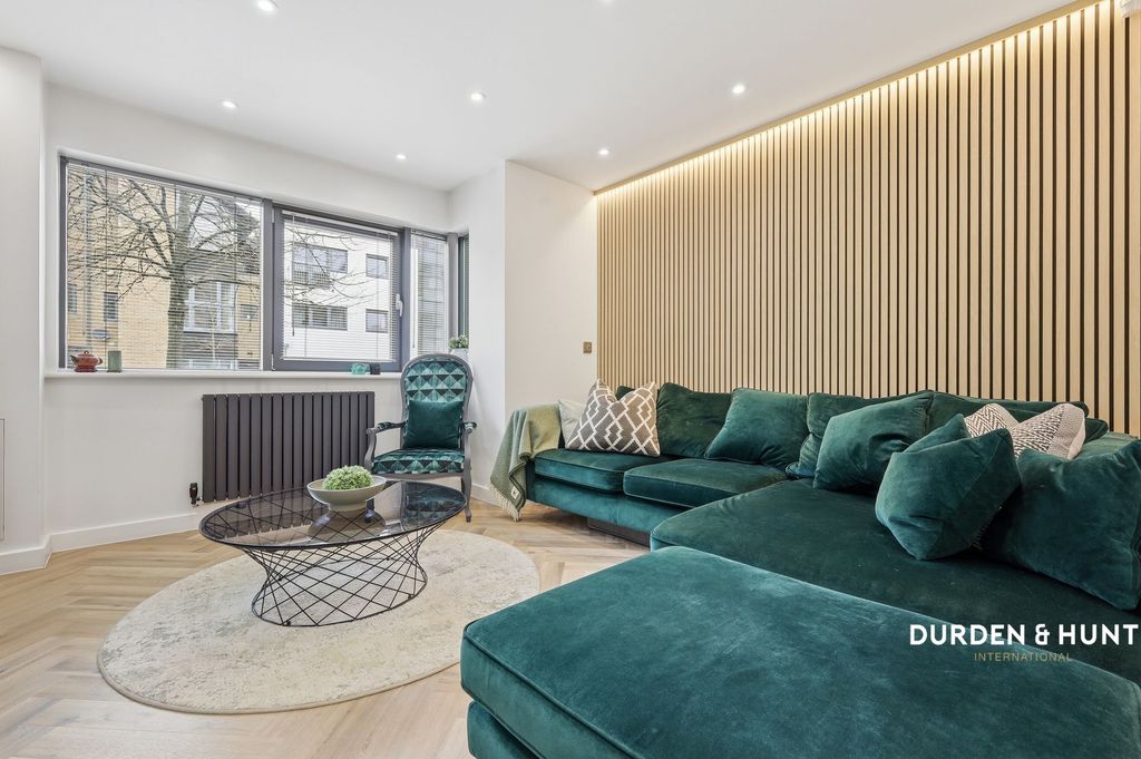 Property photo 3 of 35