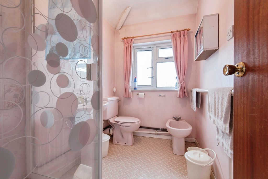 Additional image 8 of 5 bed detached house for saleGlebe Road, Letchworth Garden City SG6