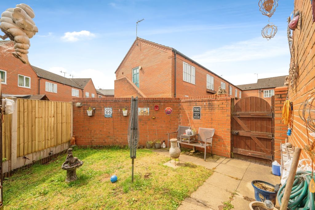Property photo 2 of 13