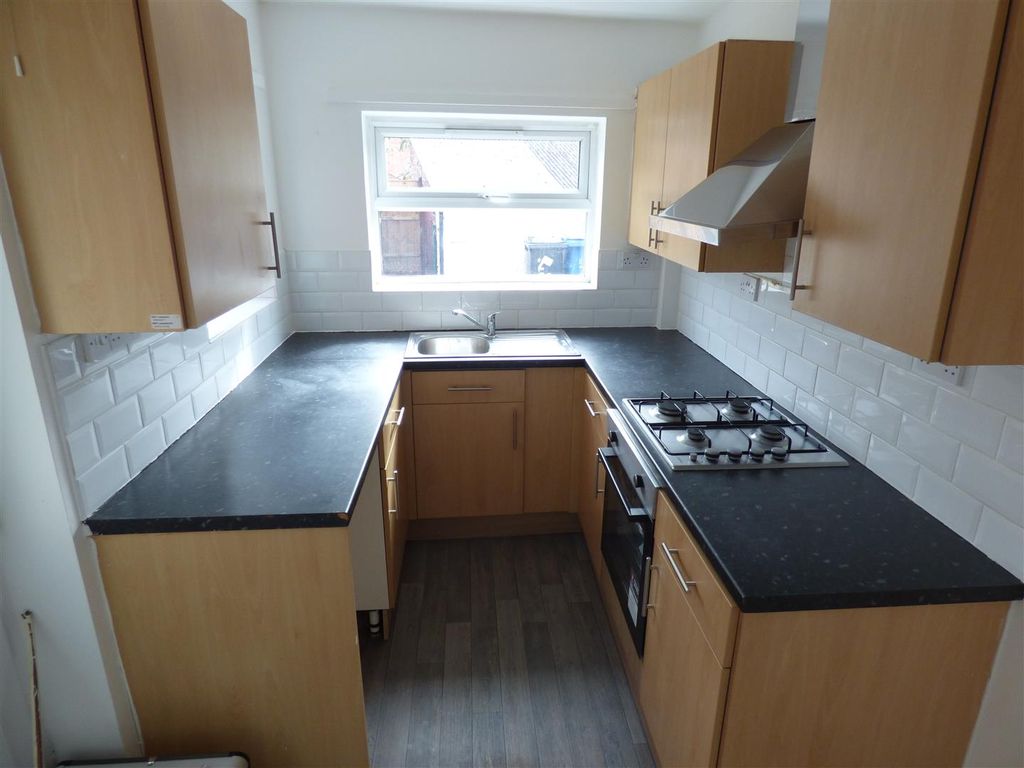 Property photo 2 of 8 28 King Street - Kitch.Jpg