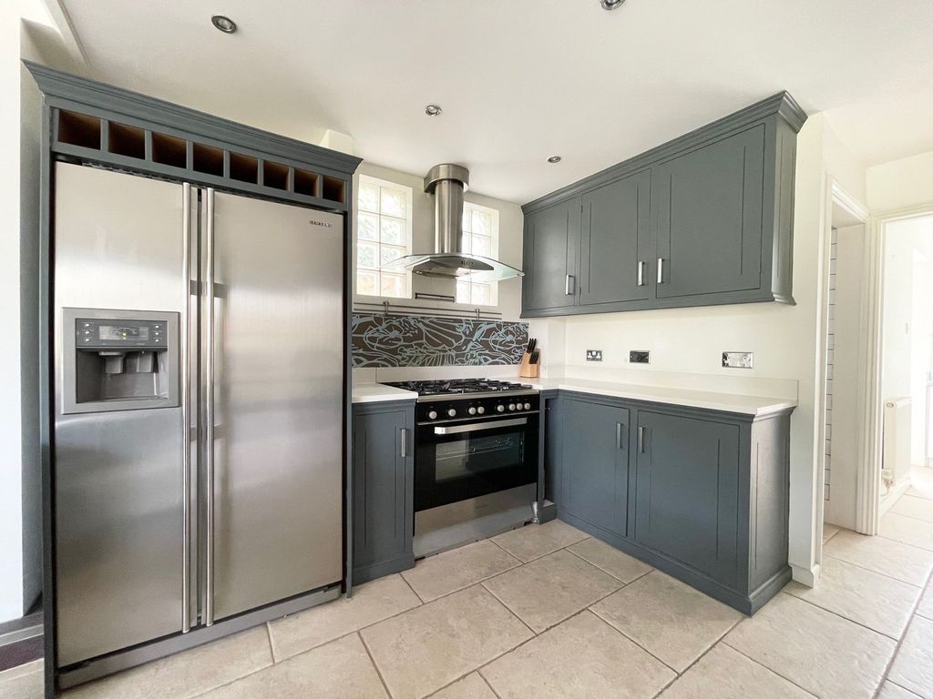 Property photo 2 of 47
