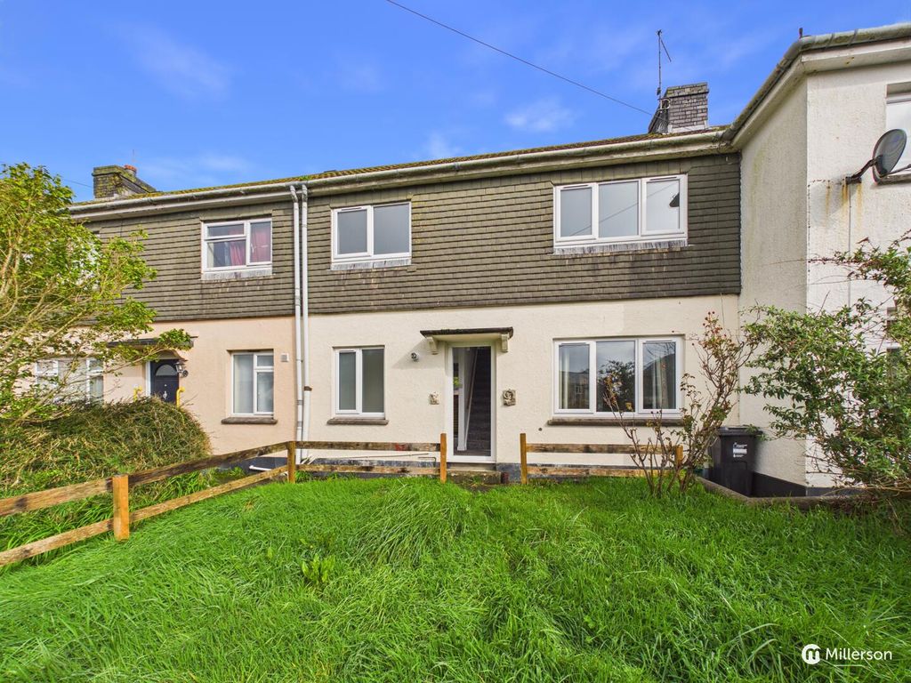 Property photo 1 of 17 Front (Exterior)