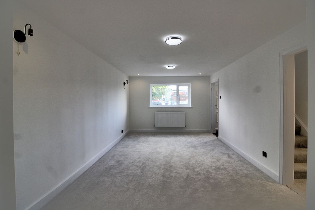 Property photo 3 of 23 4