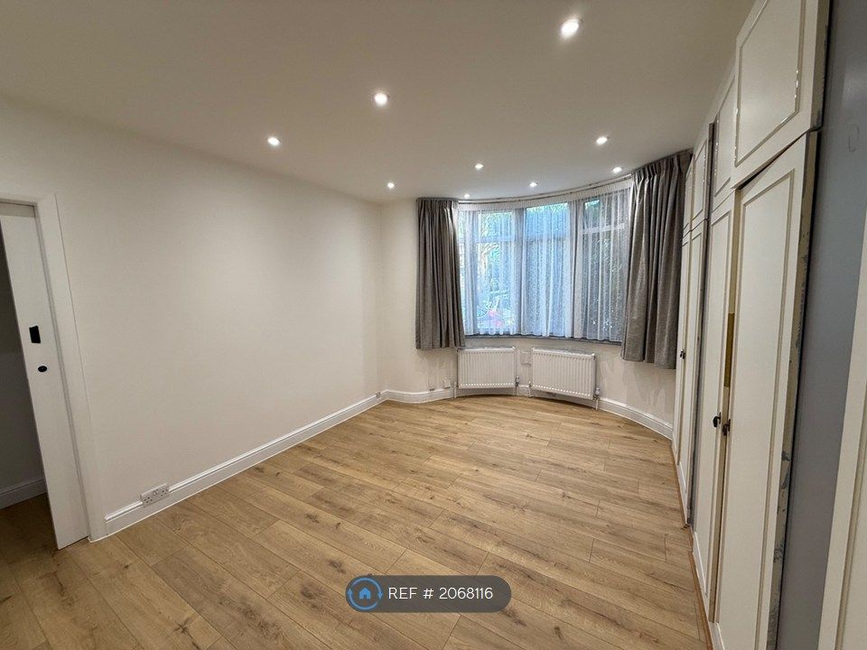 Property photo 2 of 24