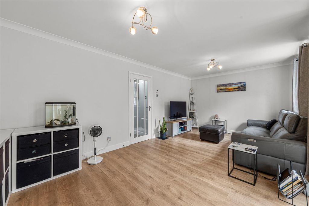 Property photo 3 of 20 19Specklandsweb16.Jpg