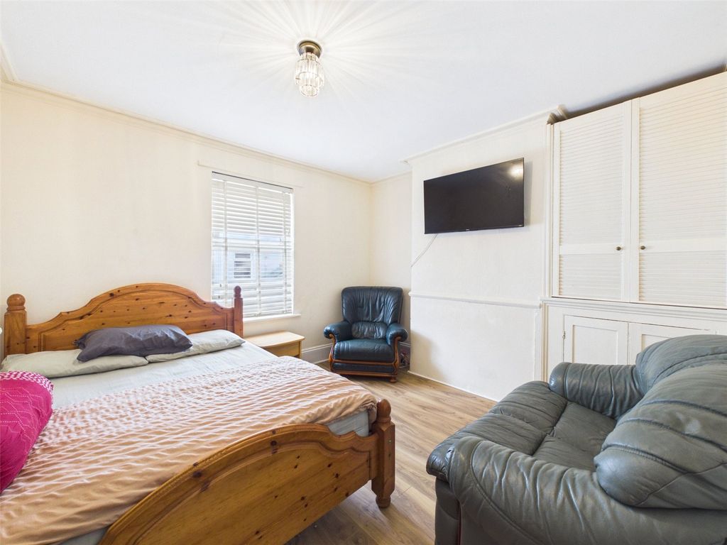 Property photo 2 of 12 Picture No. 06