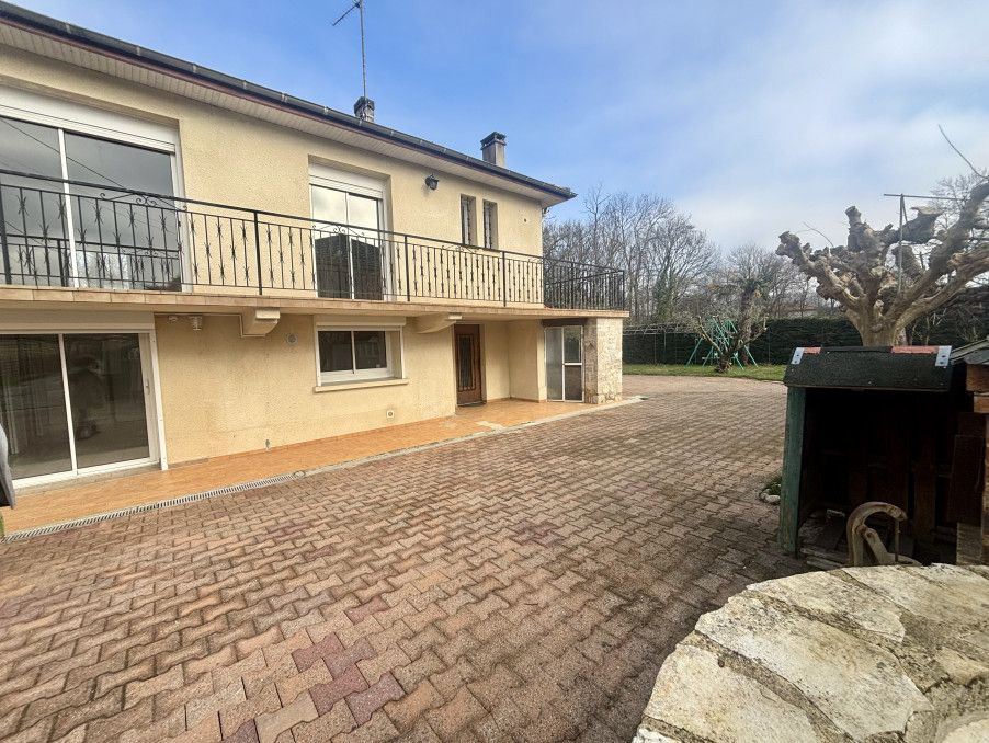 Property photo 1 of 17