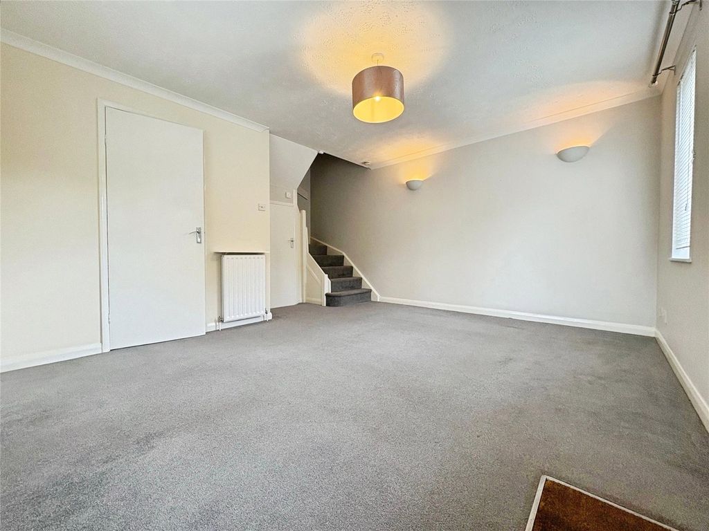 Property photo 2 of 8 Picture No. 20