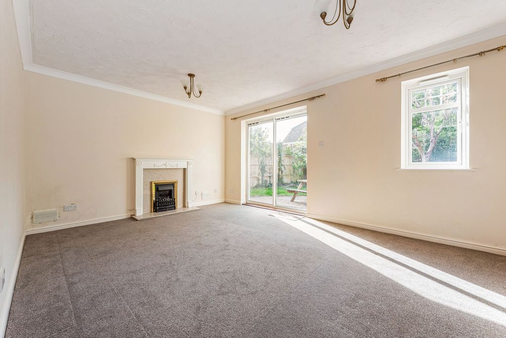 Property photo 2 of 23