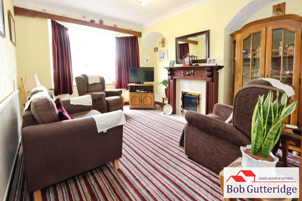 Property photo 3 of 22 Bay Fronted Lounge