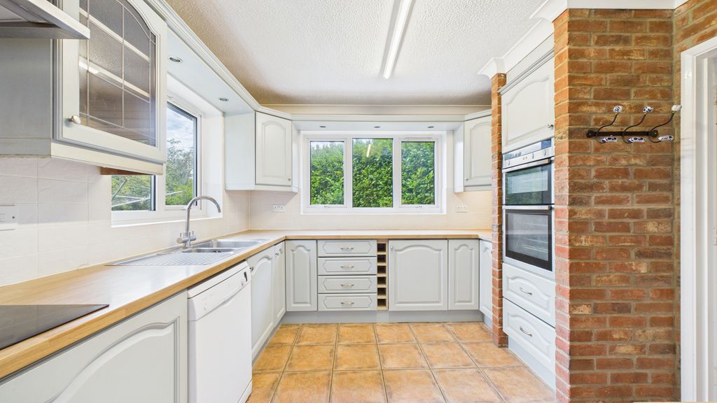 Property photo 3 of 16