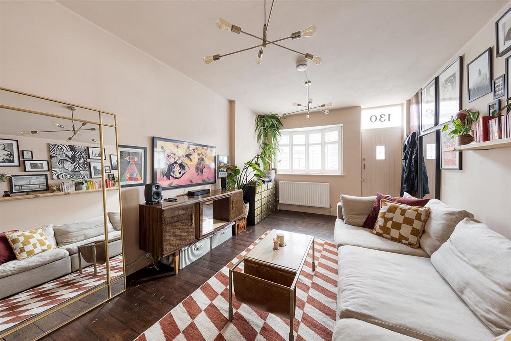 Property photo 2 of 45 Godwin Road, E7