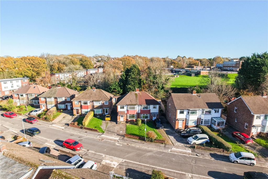 Property photo 2 of 32 Picture No. 46