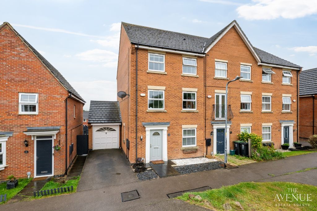Property photo 1 of 33 5159851