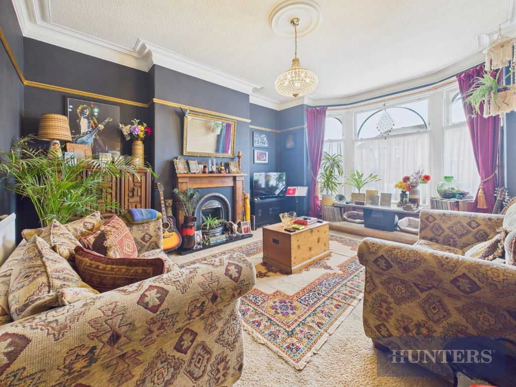 Property photo 1 of 17 Cam05316G0-Pr0128-Still007.Jpg