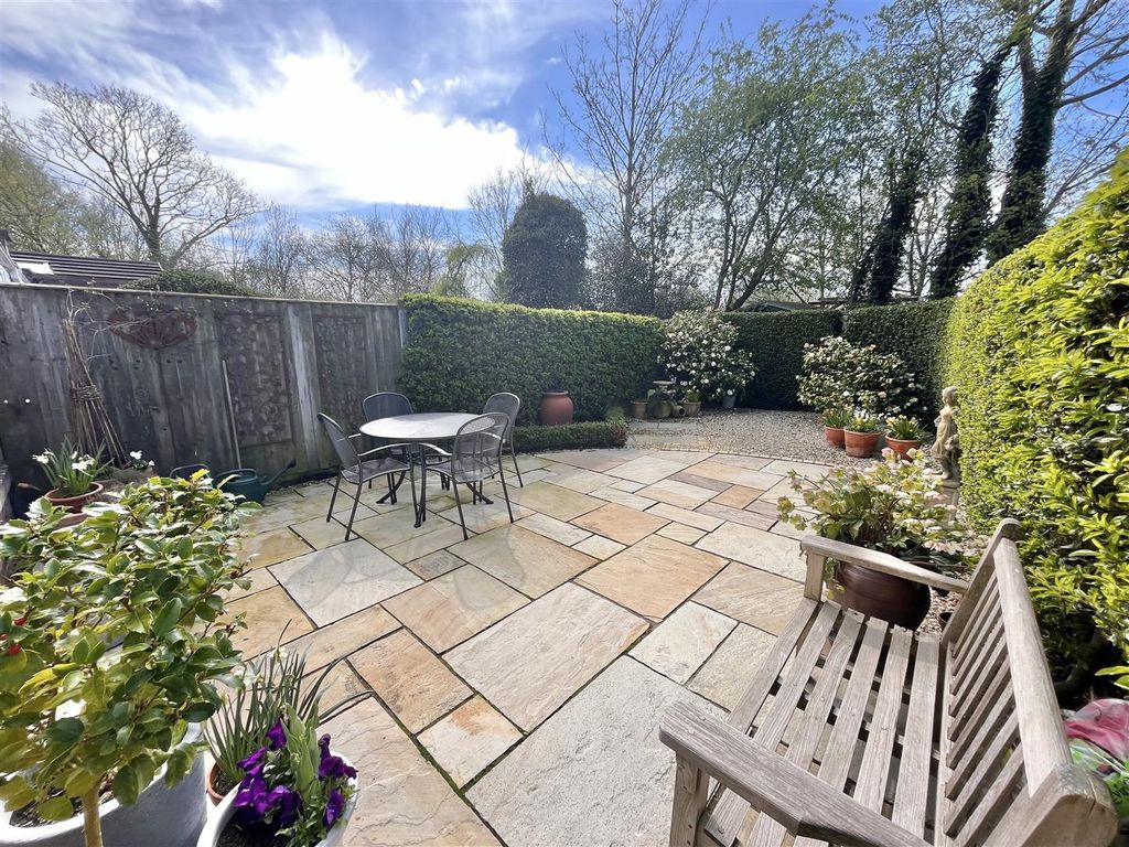 Property photo 3 of 21