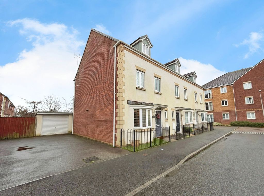 Property photo 1 of 32