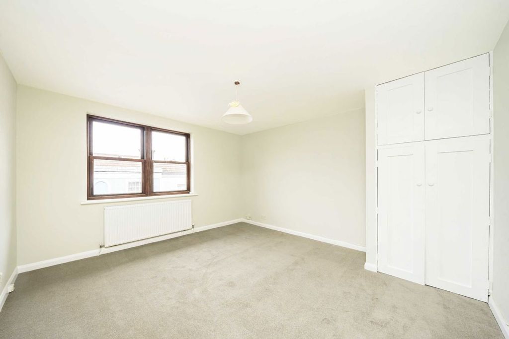 Property photo 3 of 4