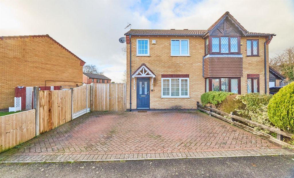 Property photo 1 of 12 Kinross Way 11.Jpg