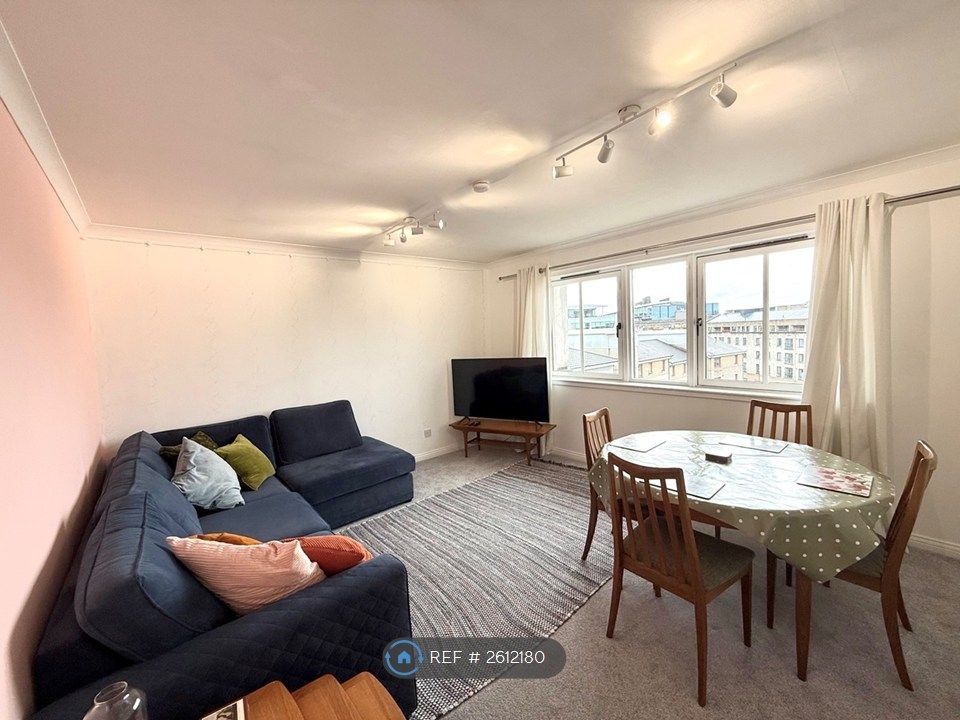 Property photo 1 of 10 Living Room