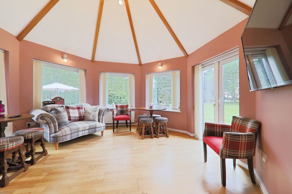 Property photo 3 of 21 4093746