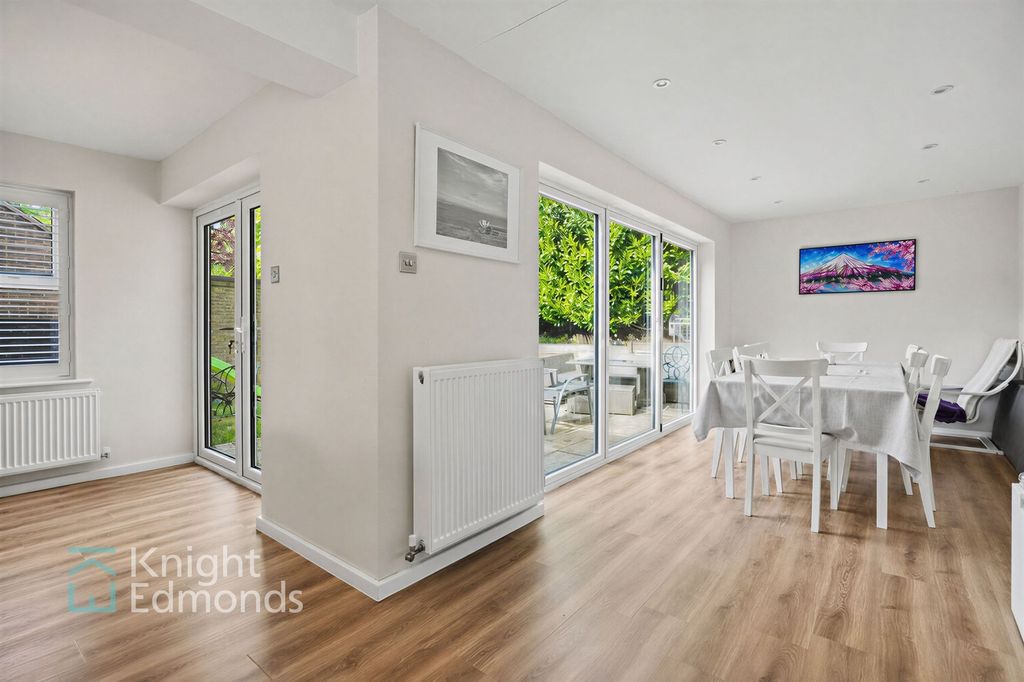 Property photo 3 of 16 Dining Room