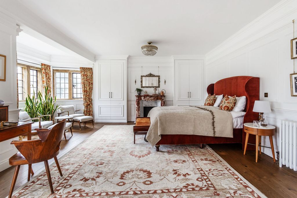 Property photo 2 of 27