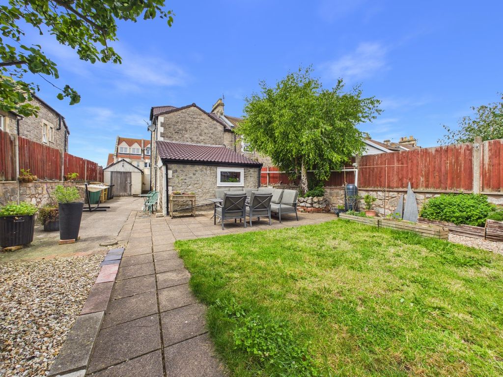 Property photo 2 of 21