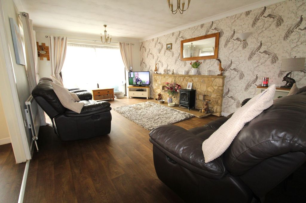 Property photo 2 of 24