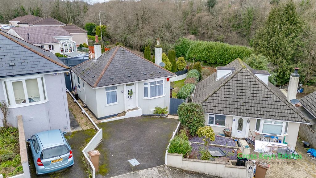 Property photo 1 of 41 Cross Keys Estates Lettings Department