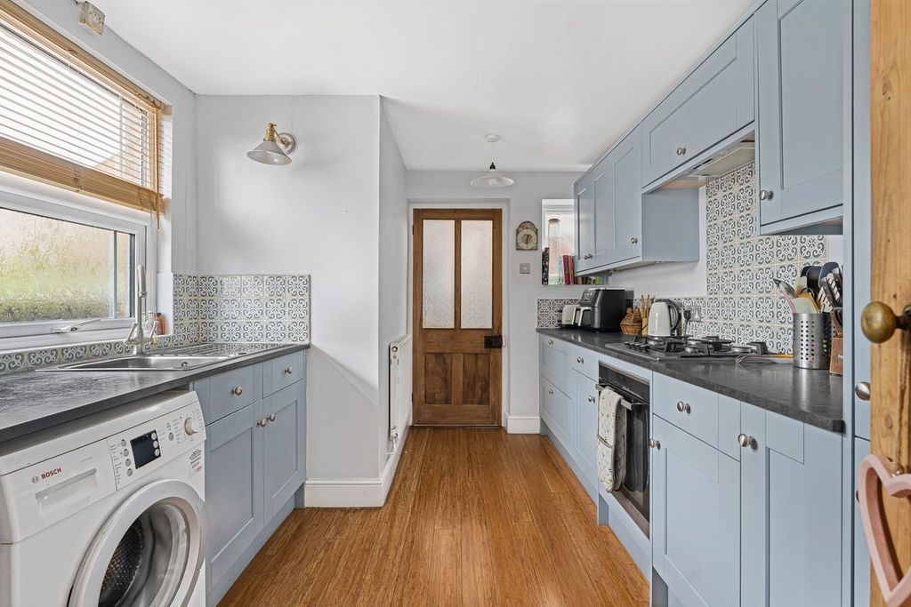 Property photo 3 of 27