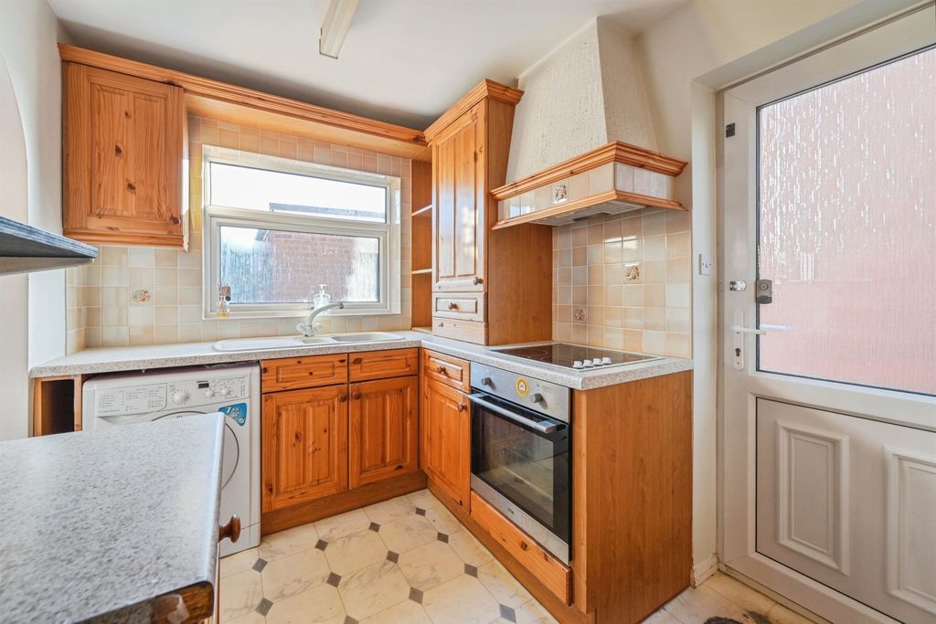 Property photo 2 of 14