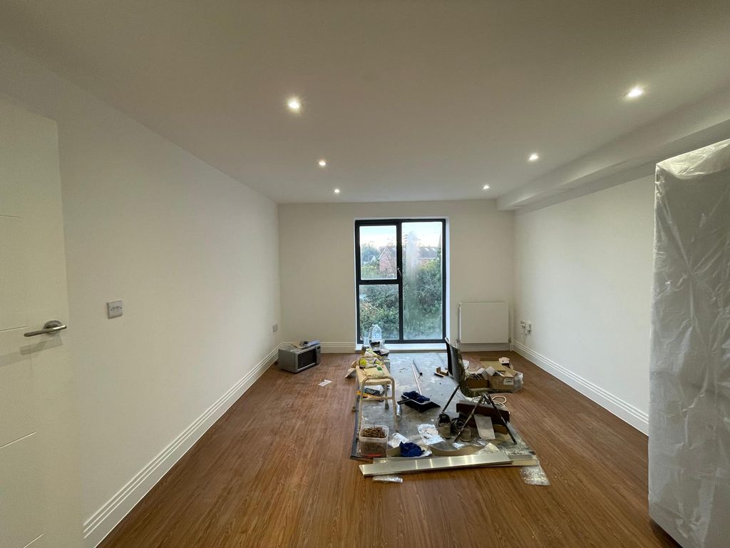 Property photo 3 of 7 Gallery