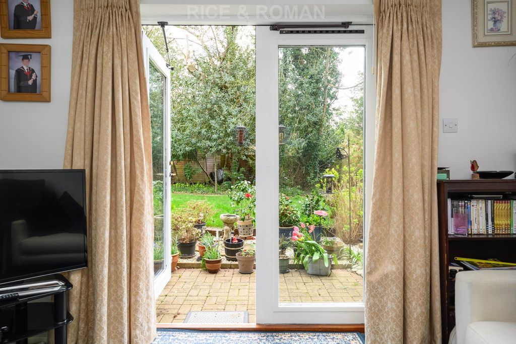 Property photo 3 of 7