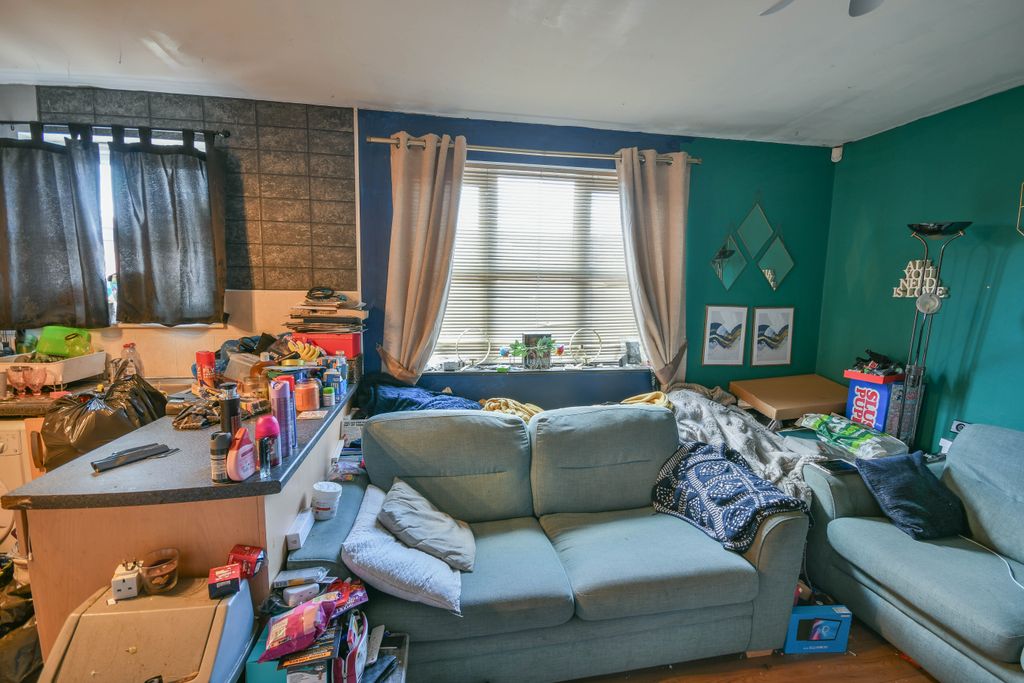 Property photo 3 of 15