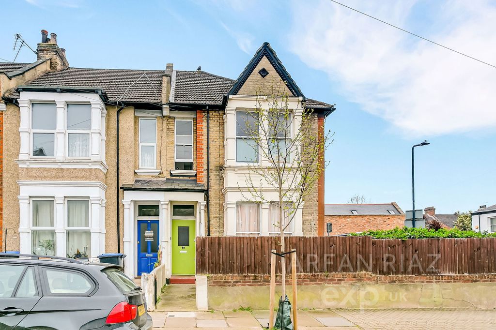 Property photo 2 of 9