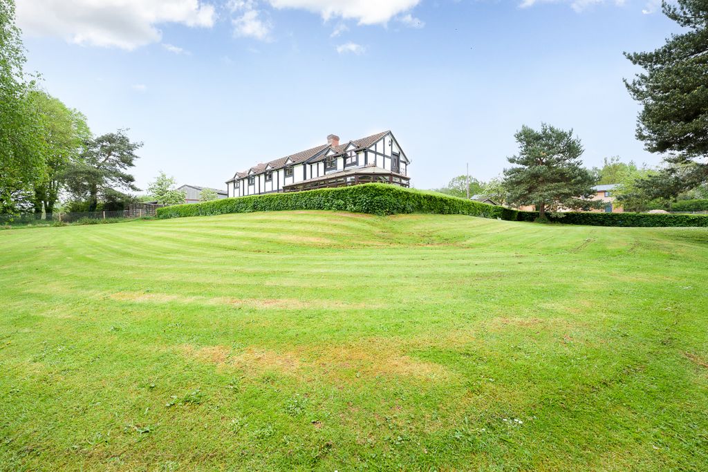 Property photo 2 of 31 Ford Farm House-35