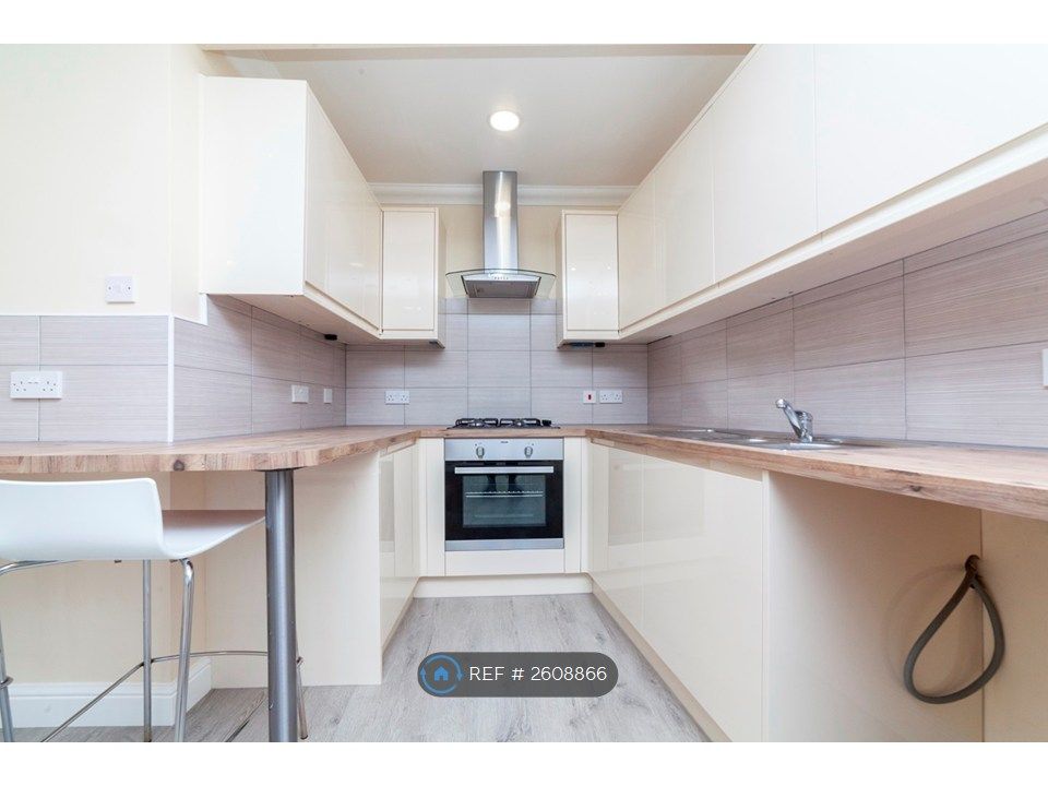 Property photo 3 of 8 Kitchen With Oven And Fridge